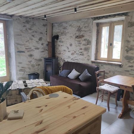 Chez Florent Et Celine Queige 外观 照片