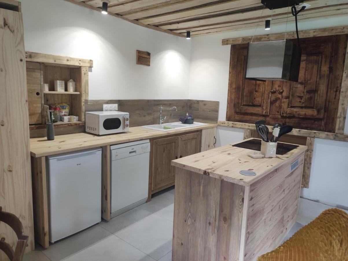Chez Florent Et Celine Queige 外观 照片